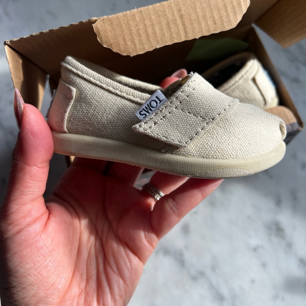 Toms Cream Baby & Walker Slip-On Shoes with Soft Fabric and Elastic Gore NEW